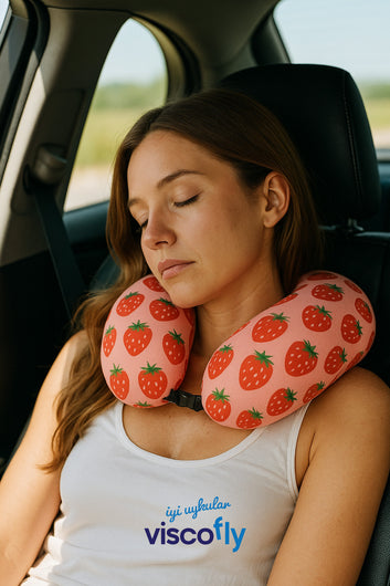 Visco Fly - Visco Seyahat Yastığı- Boyun Yastığı - 30*30*10 cm-% 100 Visco Dolgu-Kadife - Çilek Desen